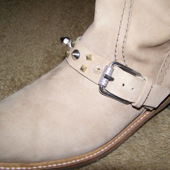size 8.5 SAM EDELMAN Taupe/beige Leather Studded Biker Moto boots - Picture 7 of 15